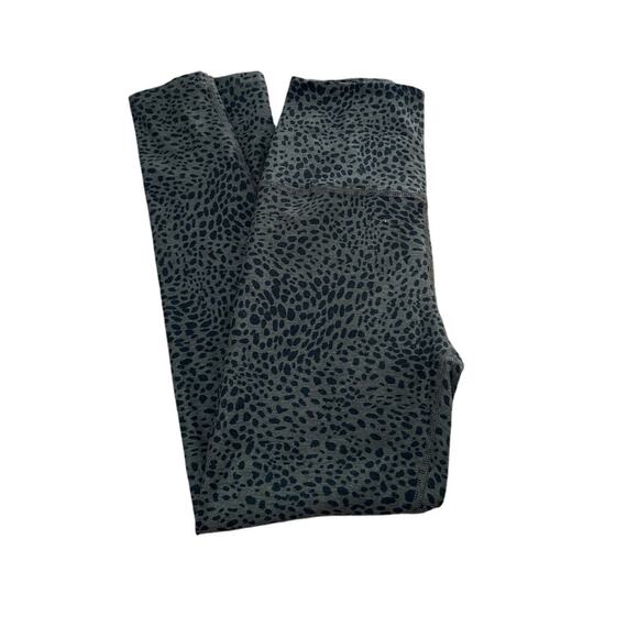 Beyond yoga Copped Leggings Size Small Excellent Made in USA - Picture 1 of 4